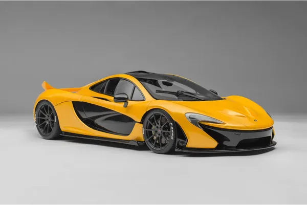 Amalgam Collection McLaren P1 (2012) - Volcano Yellow 1:8 scale resin model car