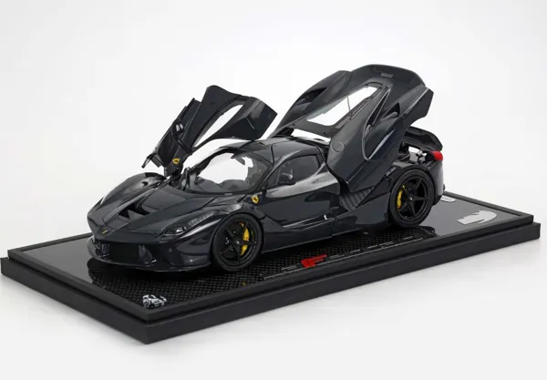 BBR Ferrari Laferrari Die Cast Full Carbon With Carbon Base (BBR182244A) 1:18 scale diecast model car