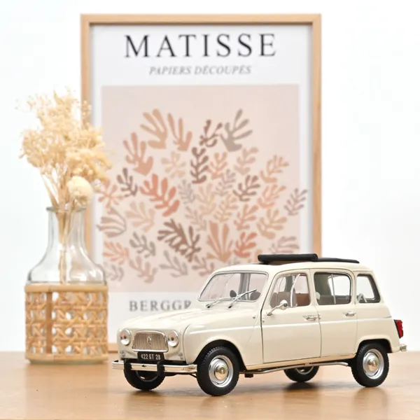 Norev Renault 4 L 1965 Blanc Réjane 1:18 scale diecast model car