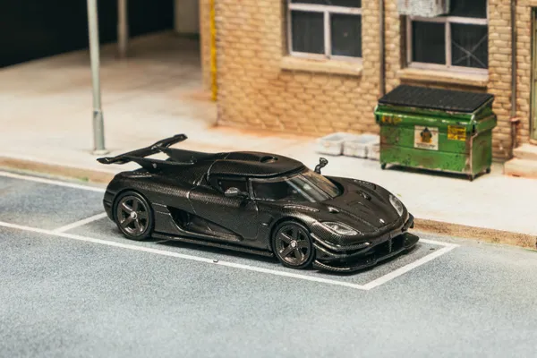 Tarmac Works Koenigsegg One:1 KNC 1:64 scale diecast model car