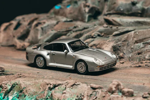 Tarmac Works Porsche 959 Silver 1:64 scale diecast model car